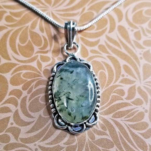 Baroque Vintage Jewelry - Prehnite  &  Gothic  Border Silver 925 Necklace